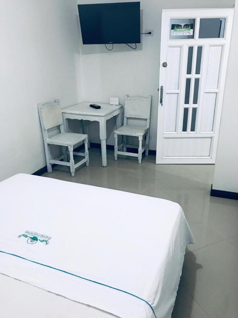 Hospedaje 3 Esquinas Guatapé Esterno foto